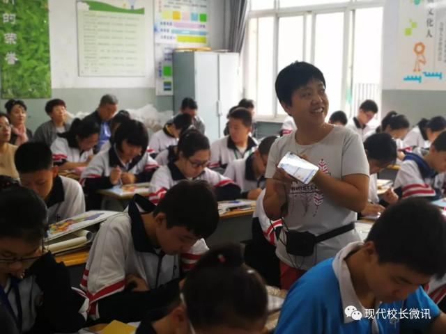 「直通校園」太原市教科研中心對萬柏林區(qū)實驗中學?！端季S導圖在地理生物教學中的應用》課題進行中期評估