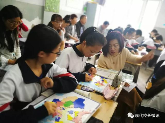「直通校園」太原市教科研中心對萬柏林區(qū)實驗中學?！端季S導圖在地理生物教學中的應用》課題進行中期評估