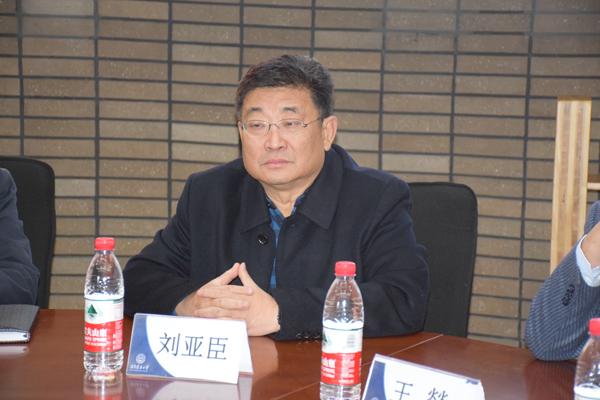 8支戰(zhàn)隊從這場5000人、750支隊伍的競賽中脫穎而出，總決賽倒計時！（n支隊伍淘汰賽決出1234名）"