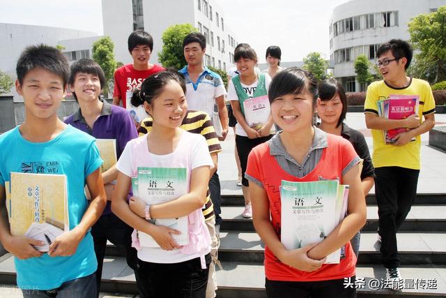 義務教育的內容：政府免費提供作業(yè)本，尷尬的是誰？（義務教育 作業(yè)）